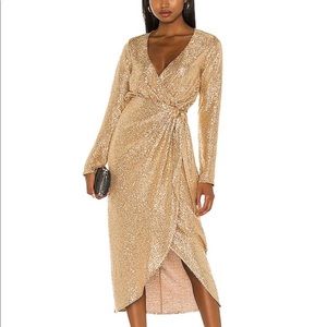 Gold sparkly dress with sleeves - size M